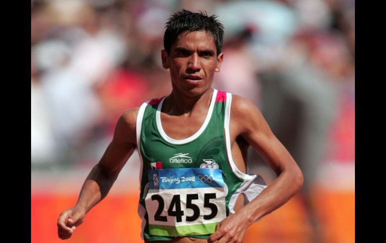 El atleta mexicano, Carlos Cordero, durante la competencia del maratón varonil en los Juegos Olímpicos de Beijing. MEXSPORT  /