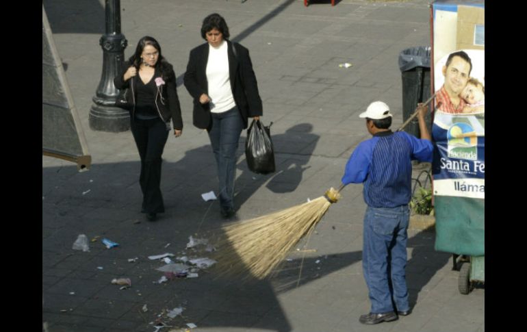 50 personas apoyarán tanto en barrido manual, como mecánico y recolección de contenedores. ARCHIVO  /