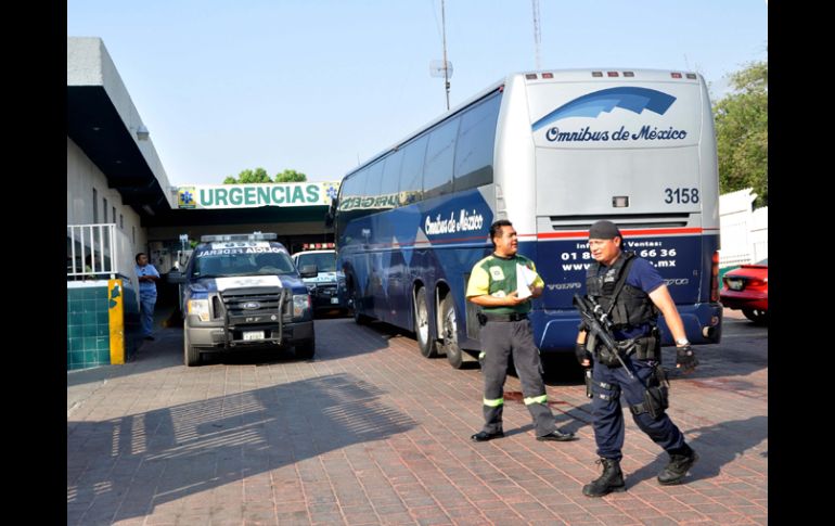 Los detuvieron en la carretera conocida como Libramiento Noreste, a bordo de un autobús de la línea Ómnibus de México. EL UNIVERSAL  /