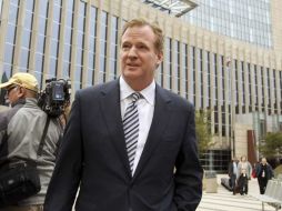 Roger Goodell, Comisionado de la NFL, saliendo de las oficinas de la corte donde se llevan las negociaciones. REUTERS  /