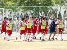 Chivas sigue con sus entrenamientos para enfrentar al Cruz Azul el próximo sábado. E. PACHECO  /