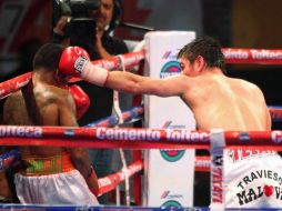 Angky Angkota y Jorge Arce, durante el evento de box en la ciudad de México. MEXSPORT  /