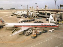 Muchos de los pasajeros fueron trasladados al siguiente vuelo o recibieron compensación tras el incidente. ARCHIVO  /