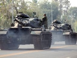 Fotografía de archivo del 9 de febrero de 2011 que muestra varios tanques tailandeses que refuerzan a sus tropas. EFE  /