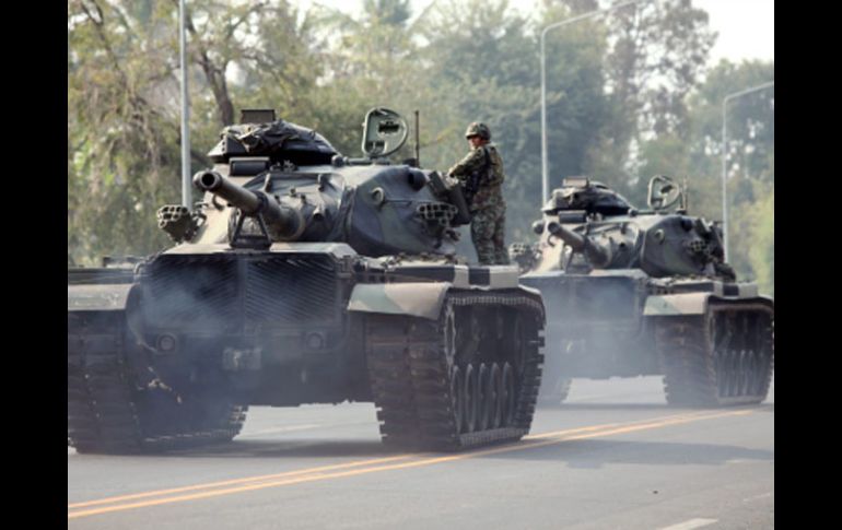 Fotografía de archivo del 9 de febrero de 2011 que muestra varios tanques tailandeses que refuerzan a sus tropas. EFE  /