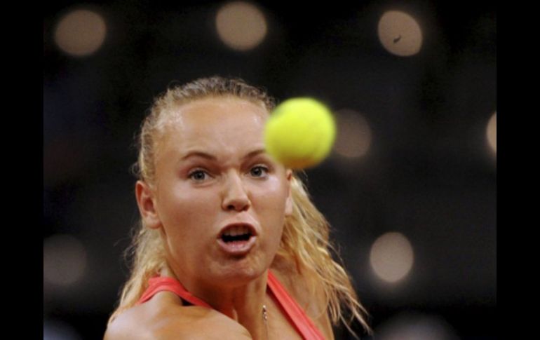 La tenista danesa Caroline Wozniacki durante un partido de semifinal del Torneo de Stuttgart. EFE  /