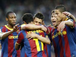 El conjunto blaugrana celebra tras la anotación de David Villa ante el Osasuna. REUTERS  /