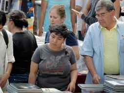 La Secretaría de Cultura del Distrito Federal se propuso reunir un kilómetro de libros donados. EL UNIVERSAL  /