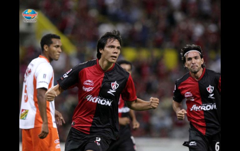 Ricardo Jiménez festeja su gol, el primero de la noche para el Atlas. E. PACHECO  /