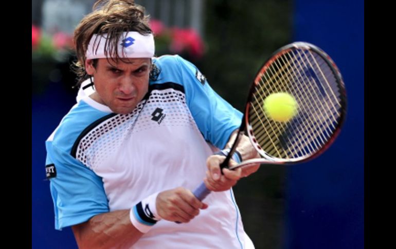 David Ferrer devolviendo una bola a Nadal en el duelo final del torneo. AFP  /