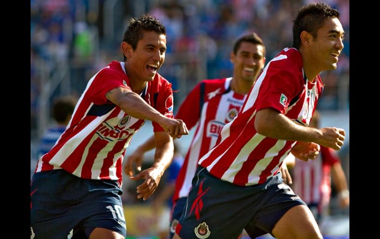 Marco Fabián festeja su gol ante Cruz Azul. MEXSPORT  /