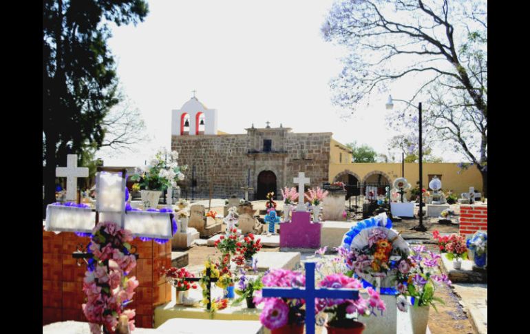 Cementerio detrás del Templo de San Lucas Evangelista, el cual se erigió en 1640. E. PACHECO  /