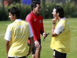 Benjamín Galindo (centro), técnico de Atlas, prepara el duelo ante los Tigres. MEXSPORT  /