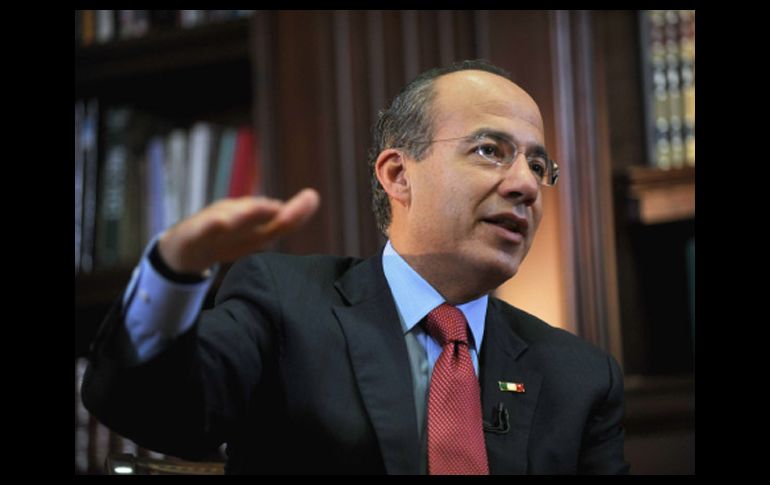 Felipe Calderón también estará en Perú para una reunión con mandatarios de la región. EFE  /