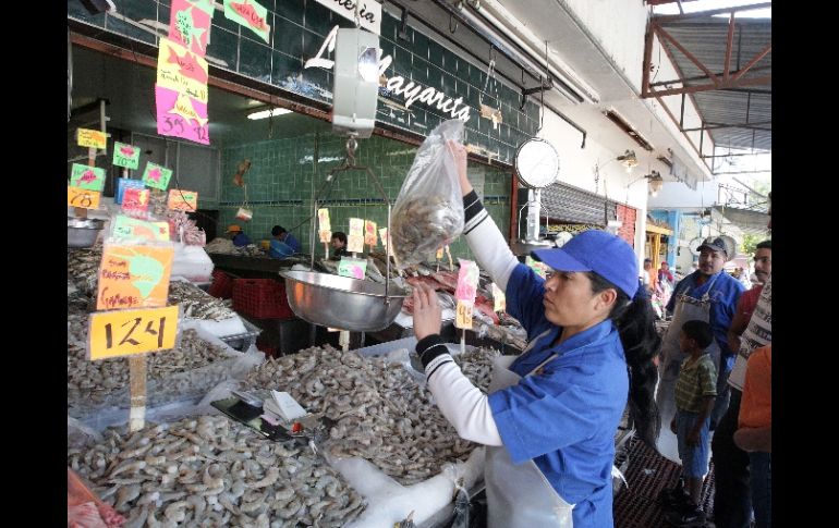 El consumo de mariscos en mal estado puede ocasionar la enfermedad. ARCHIVO  /