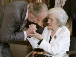 La española Ana María Matute destaca que “escribir es siempre un acto de protesta”. EFE  /