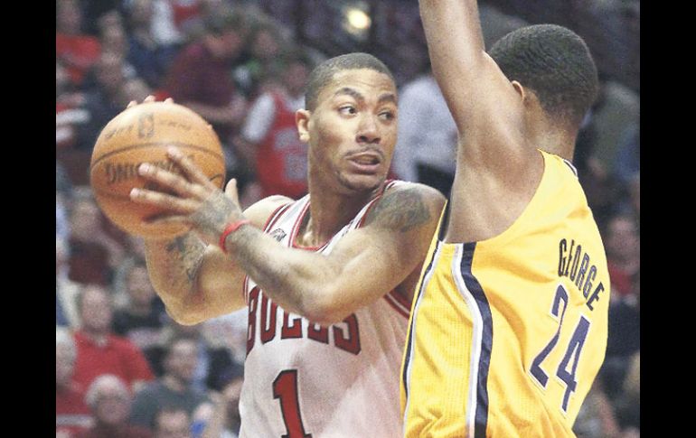 Derrick Rose (1) fue un pilar ayer para los Bulls de Chicago al anotar 25 puntos. REUTERS  /