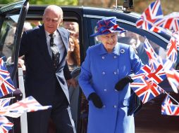 Felipe e Isabel II. Los dos representan la cumbre del poder de la monarquía británica. REUTERS  /