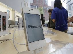 El revolucionario teléfono de Apple ha generado una alta expectativa en México. AP  /