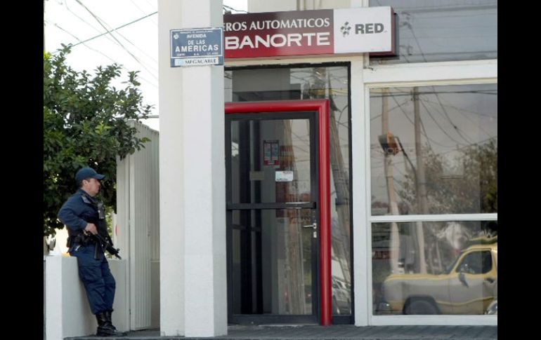 Banorte destacó que entre enero y marzo el margen financiero creció el 13 %, y se ubicó en seis mil 277 millones de pesos. ARCHIVO  /