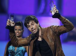 Enrique Iglesias obtuvo el premio al Artista Latino del Año, el más deseado de la noche. REUTERS  /