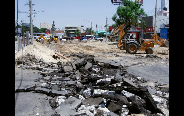 Las obras de pavimentación suponen la puesta de concreto hidráulico en un millón de metros cuadrados de la ciudad. A. HINOJOSA  /