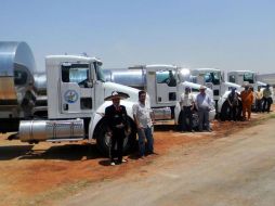 La flotilla de transporte consiste en cuatro tanques-pipa que servirán para trasladar la leche. ESPECIAL  /