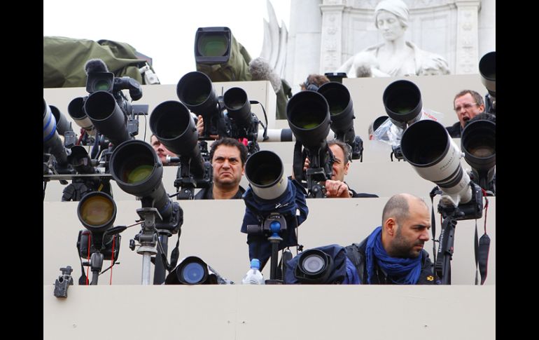 Los fotógrafos de todas las agencias y medios acreditados hicieron guardia para tomar el mejor lugar. AFP  /