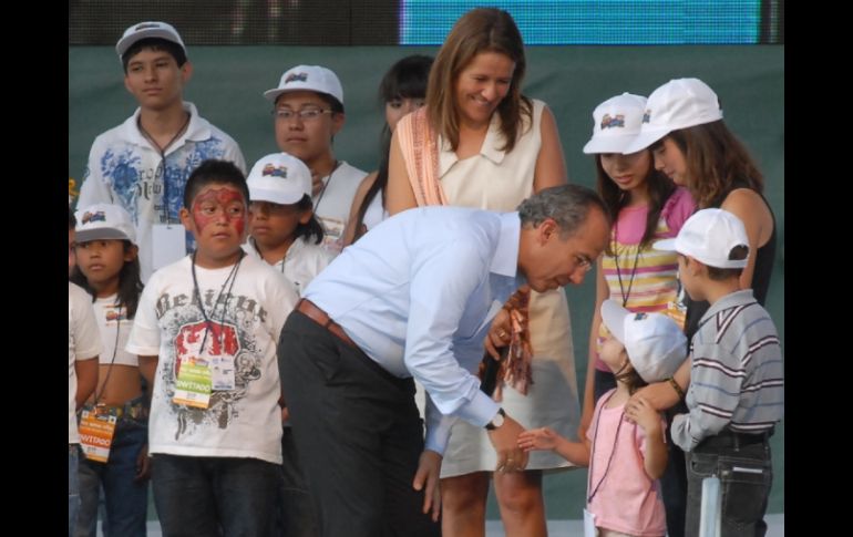 En la víspera el Presidente Calderón y su esposa, Margarita Zavala, convivieron con niños con motivo de su día. NOTIMEX  /