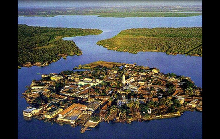 La isla se ubica en un lugar privilegiado, junto a una laguna de agua dulce. ESPECIAL  /