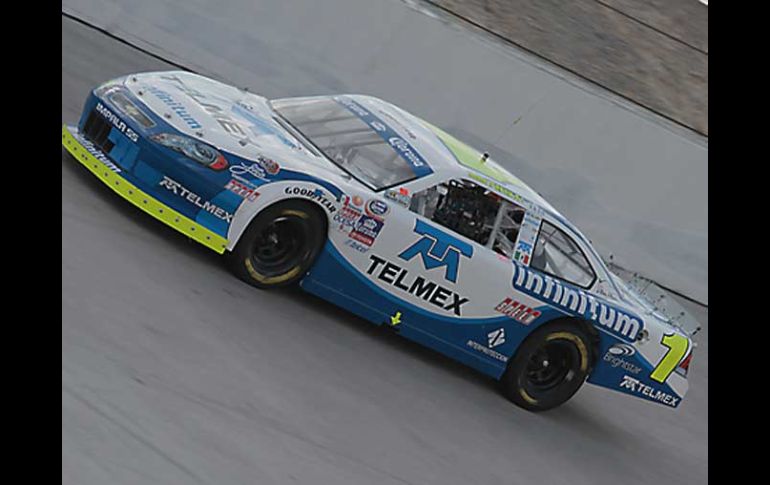 Toño Pérez busca hoy en Aguascalientes su primera victoria en la Nascar México 2011. ESPECIAL  /