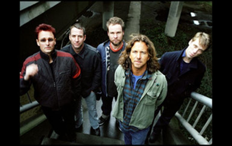 Recientemente, los rockeros subieron a su página oficial, el primer adelanto de 'Pearl Jam twenty'. ESPECIAL  /