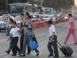 Debido a las obras de repavimentación ayer se registró intensa carga vehicular en diferentes puntos por el regreso a clases. S. NÚÑEZ  /