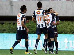 Los jugadores del Monterrey festejando una anotación en la última fecha del Clausura 2011. MEXSPORT  /