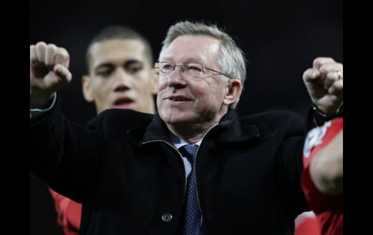 El escocés Alex Ferguson celebra el triunfo del ManU con lo que se colocan en la final de Champions League. AP  /