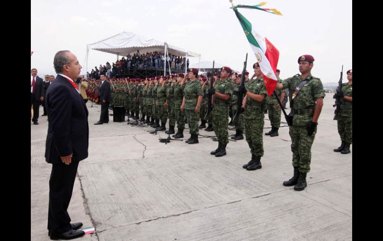 En Puebla, Felipe Calderón también estuvo para la ceremonia conmemorativa de la Batalla del 5 de Mayo. EL UNIVERSAL  /