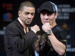 Wilfredo Vázquez Jr. y Jorge Arce en la presentaci´pon de su pelea. REUTERS  /