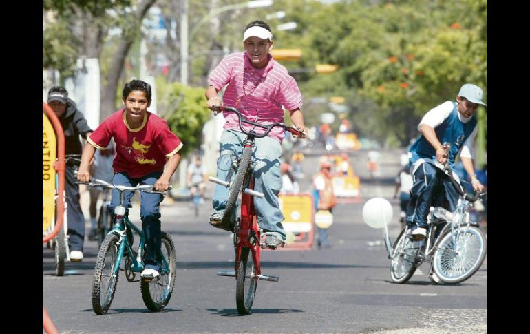 Ante las obras de pavimentación, el ayuntamiento prevé recortes de la Vía RecreActiva este año. A. CAMACHO  /