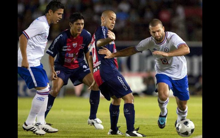 Las acciones del partido en Cancún fueron muy cerradas en todo momento. MEXSPORT  /