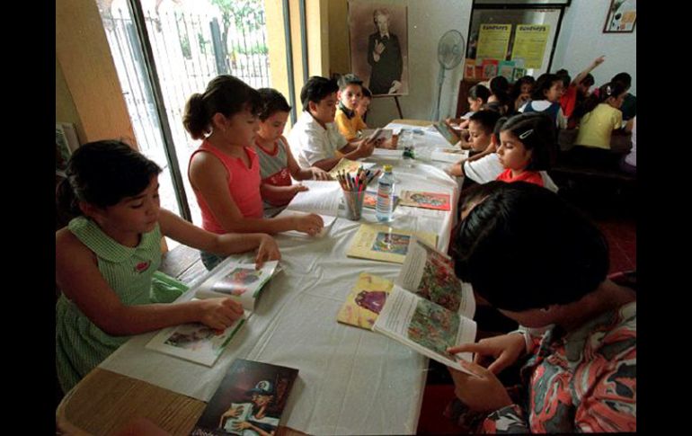 El objetivo es que los niños y los jóvenes le den una importancia especial a la lectura. ARCHIVO  /