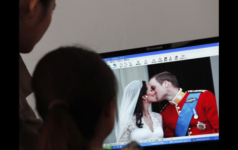 Los usuarios de YouTube en todo el mundo padecieron la fiebre de la boda. REUTERS  /