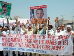 Manifestantes en Multan, Pakistán, protestan hoy contra el presidente de Estados Unidos. EFE  /