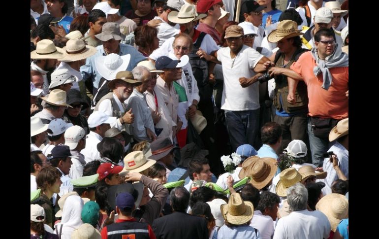 El poeta Javier Sicilia pidió ayer la salida del titular de la SSP durante la manifestación con que concluyó la Marcha por la Paz. NTX  /