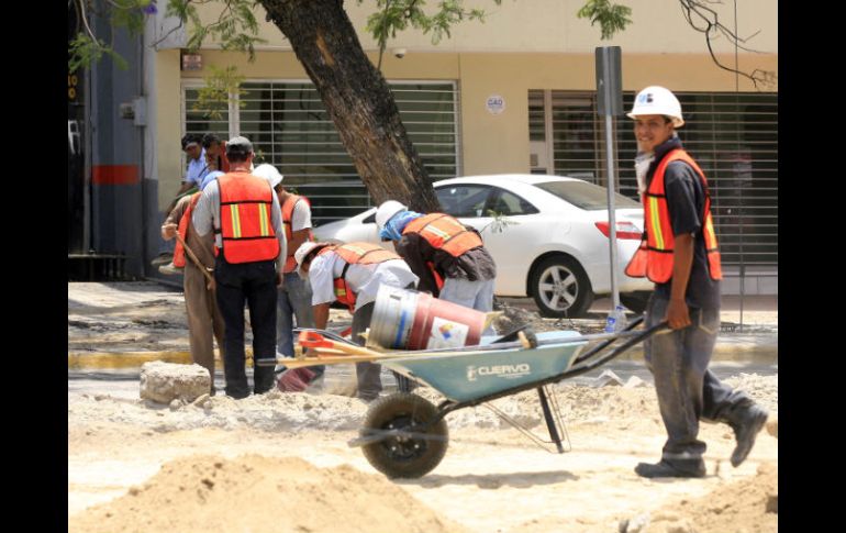 Mientras el tema del crédito solicitado por Guadalajara se define, las obras continúan en 13 puntos de la ciudad. E. BARRERA  /