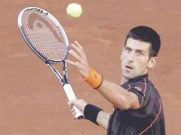 Novak Djokovic busca ser el número uno del mundo y ganar el título del Roland Garros. EFE  /