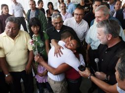 Las madres de los ex reclusos recibieron la libertad de sus hijos como regalo del 10 de mayo. E. BARRERA  /