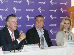 El director de Copag Carlos Andrade Garín hablando en rueda de prensa en las instalaciones del Estadio Omnilife. E. PACHECO  /