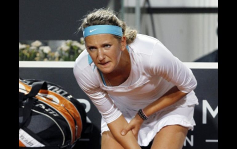 La tenista bielorrusa, Victoria Azarenka,se hizo daño en el brazo derecho tras realizar un mal movimiento. REUTERS  /