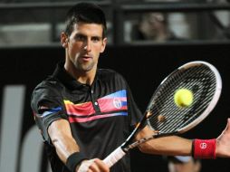 El tenista serbio, Novak Djokovic, durante el enfrentamiento ante Robert Soderling. EFE  /