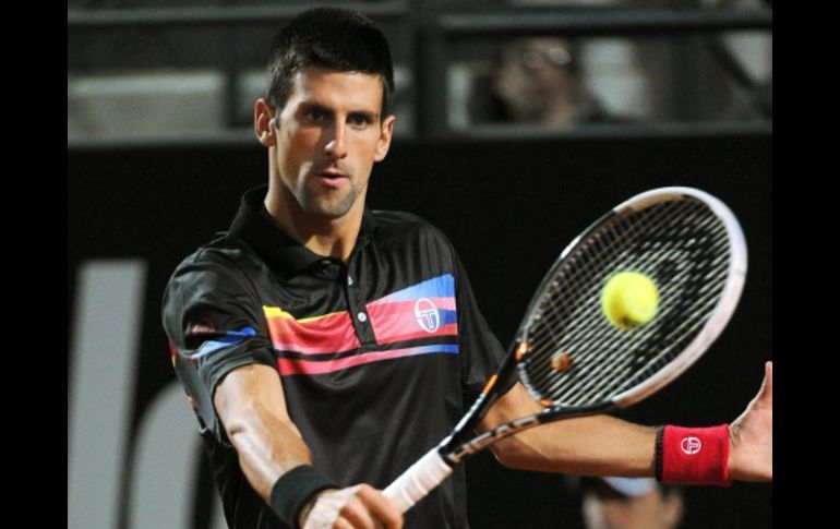 El tenista serbio, Novak Djokovic, durante el enfrentamiento ante Robert Soderling. EFE  /